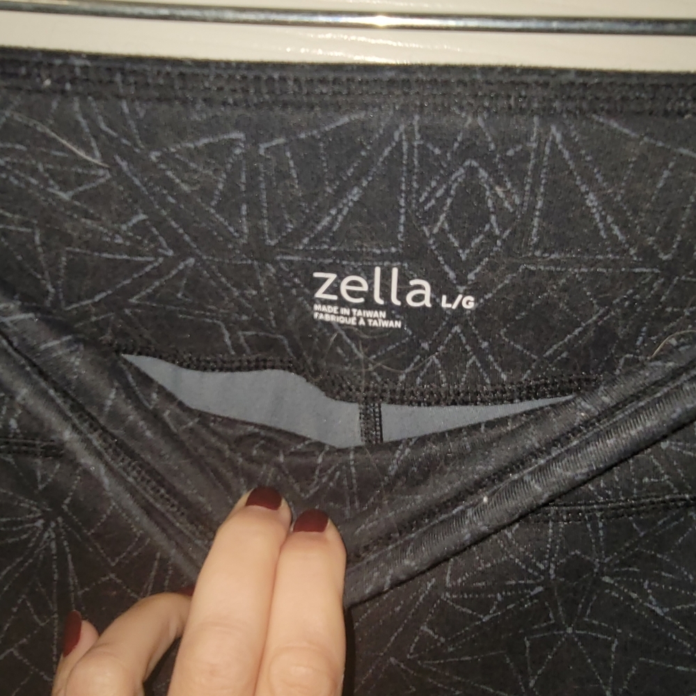 Zella | Black Grey Patterned Leggings - Picture 3 of 5